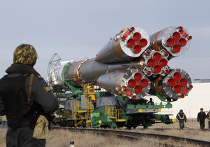 Космический корабль Союз TMA-18 Космический корабль Союз TMA-18 транспартируют на аэродром Байконур