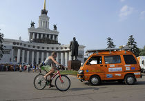 Участники автопробега "Overland World Truck Expedition" (Милан-Шанхай-Милан) сделали остановку на ВВЦ в Москве Автопробег электромобилей "Overland World Truck Expedition"