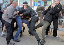 Задержание участников акции протеста движения «Революция через социальные сети» Акция протеста движения «Революция через социальные сети»