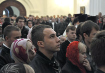 Панихида в Ярославле по погибшим игрокам ХК "Локомотив" Панихида в Ярославле по погибшим игрокам ХК "Локомотив"