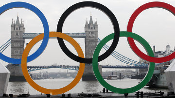Олимпийские кольца на Темзе