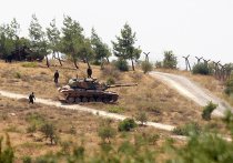 Турция проводит танковые учения вблизи границы с Сирией Турция проводит танковые учения вблизи границы с Сирией