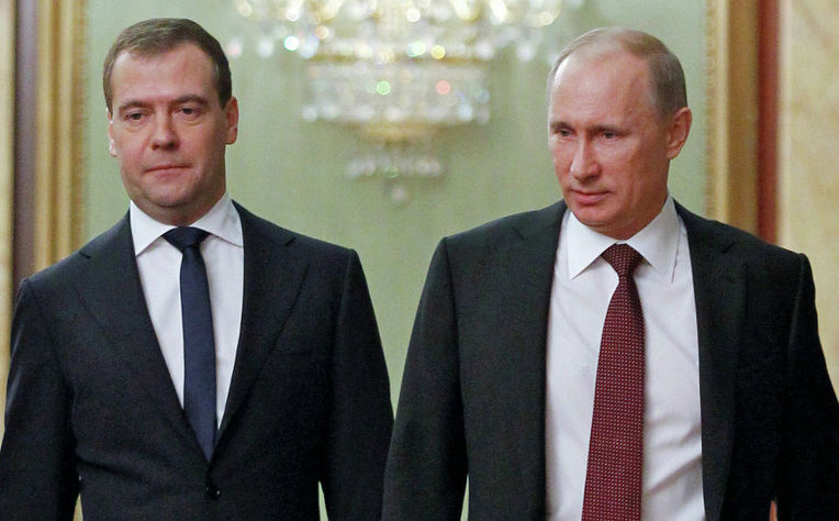 Медведев и компания раскладушки