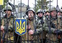 Украинские военные на территории военной базы Украинские военные на территории военной базы