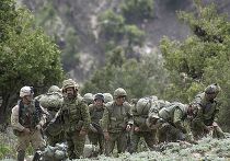 Солдаты из США и Канады в Афганистане, 4 мая 2002 года Солдаты из США и Канады в Афганистане, 4 мая 2002 года
