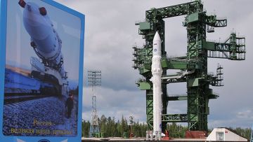 Произошла автоотмена запуска ракеты "Ангара" и старт отложен на сутки Ракета космического назначения легкого класса «Ангара-1.2ПП» во время заправки топливом на космодроме Плесецк