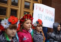Дети на митинге в Киеве Дети на митинге в Киеве