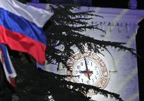 Часы на железнодорожном вокзале Симферополя Часы на железнодорожном вокзале Симферополя