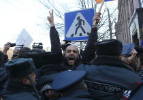 Акция протеста у российского посольства в Ереване Акция протеста у российского посольства в Ереване