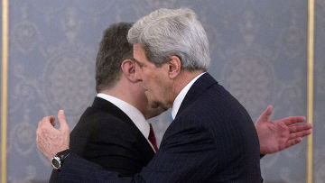 Госсекретарь США Джон Керри и президент Украины Петр Порошенко во время встречи в Киеве