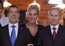 Модель Алиса Крылов с Владимиром Путиным и Дмитрием Медведевым Модель Алиса Крылов с Владимиром Путиным и Дмитрием Медведевым