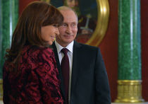 Владимир Путин и Кристина Киршнер после церемонии подписания совместных документов по итогам российско-аргентинских переговоров в Кремле Владимир Путин и Кристина Киршнер после церемонии подписания совместных документов по итогам российско-аргентинских переговоров в Кремле