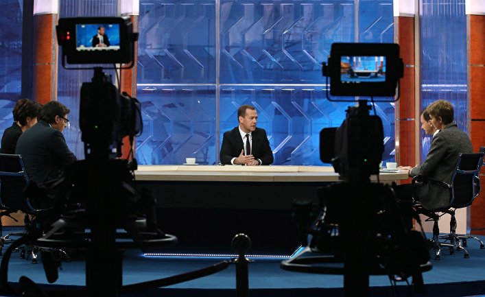 Интервью премьер-министра РФ Д.Медведева пяти российским телеканалам