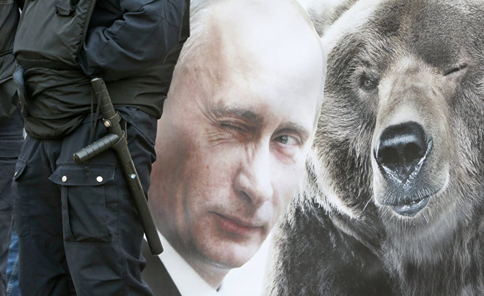 Плакат с Владимиром Путиным в Санкт-Петербурге