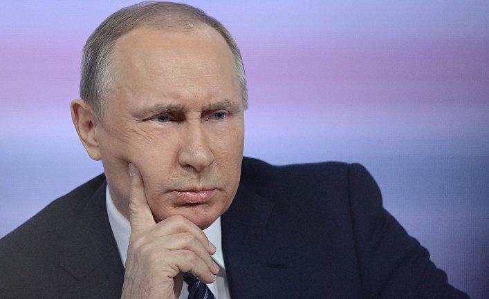 Владимир Путин отвечает на вопросы журналистов во время ежегодной большой пресс-конференции
