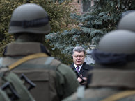 Петр Порошенко принимает участие в церемонии принесения присяги сотрудниками Управления специальных операций Национального антикоррупционного бюро Украины Петр Порошенко принимает участие в церемонии принесения присяги сотрудниками Управления специальных операций Национального антикоррупционного бюро Украины