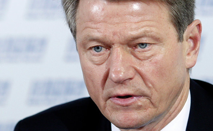 Роландас Паксас на пресс-конференции в Вильнюсе, Литва. 29 октября 2012