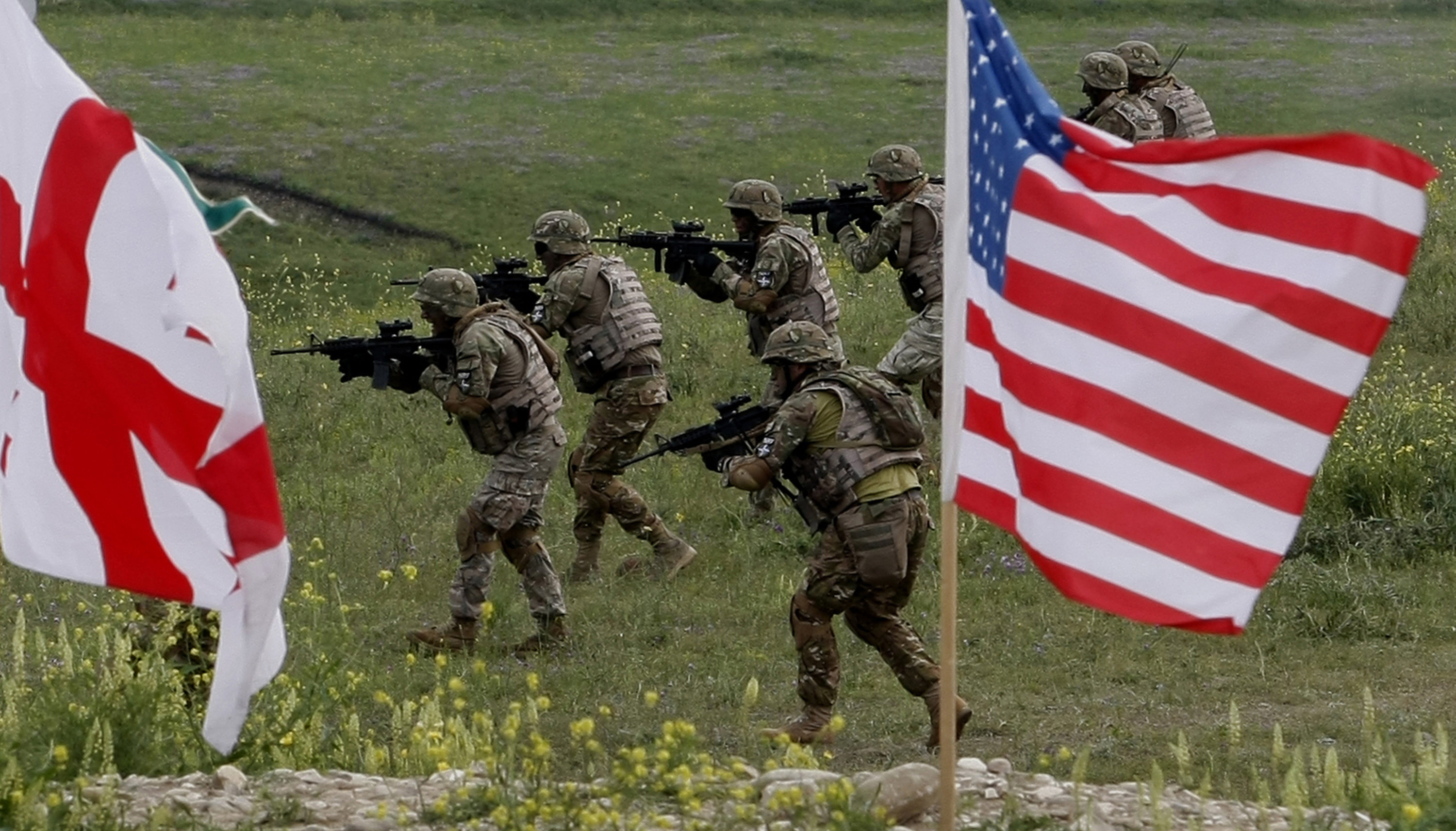 В нато ли грузия. Учения НАТО В Грузии. Военная база США В Грузии. Грузия и США. Армия Грузии и НАТО.
