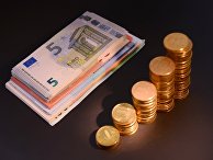 Денежные купюры и монеты России и Европейского Союза Денежные купюры и монеты России и Европейского Союза