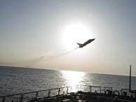 Российский Су-24 над американским эсминцем USS Donald Cook Российский Су-24 над американским эсминцем USS Donald Cook