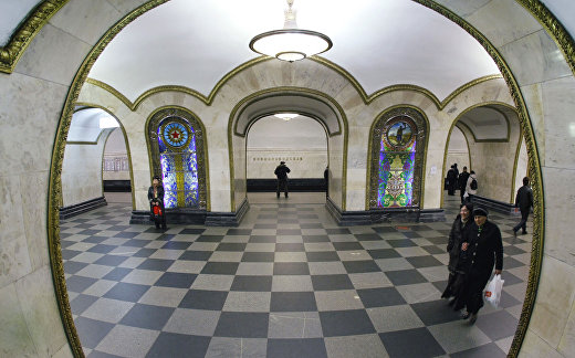 Станция Кольцевой линии Московского метрополитена "Новослободская" Станция Кольцевой линии Московского метрополитена "Новослободская"