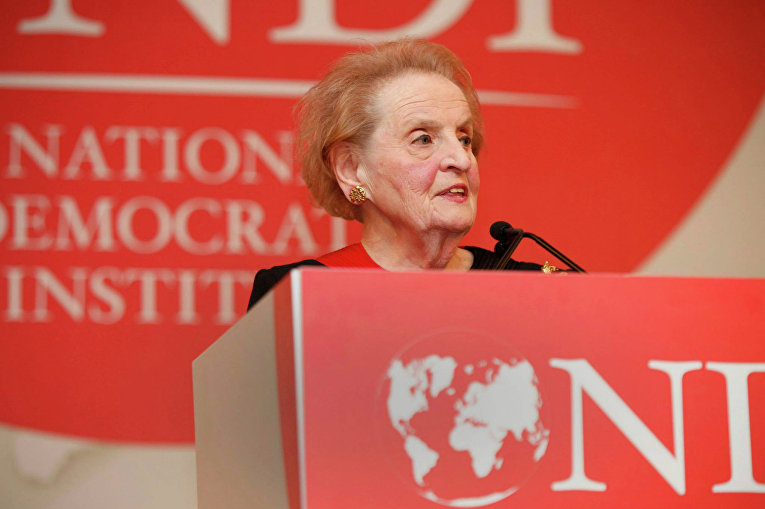 Глава Национального демократического института США , экс-госсекретарь США Мадлен Олбрайт 