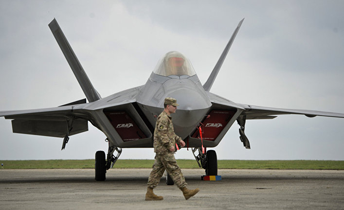 Два истребителя ВВС США F-22 «Раптор» прибыли на авиабазу «Михаил Когэлничану» в Румынии