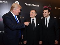 Американский миллиардер Дональд Трамп, президент Crocus Group Арас Агаларов и вице-президент Crocus Group Эмин Агаларов Американский миллиардер Дональд Трамп, президент Crocus Group Арас Агаларов и вице-президент Crocus Group Эмин Агаларов
