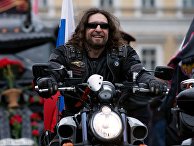 Президент Всероссийского мотоклуба "Ночные волки" Александр Залдостанов ("Хирург") на открытии мотосезона 2015 в Санкт-Петербурге Президент Всероссийского мотоклуба "Ночные волки" Александр Залдостанов ("Хирург") на открытии мотосезона 2015 в Санкт-Петербурге