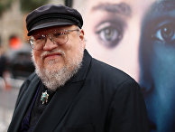 Писатель Джордж Р. Р. Мартин на премьере третьего сезона телесериала «Игра престолов» Писатель Джордж Р. Р. Мартин на премьере третьего сезона телесериала «Игра престолов»