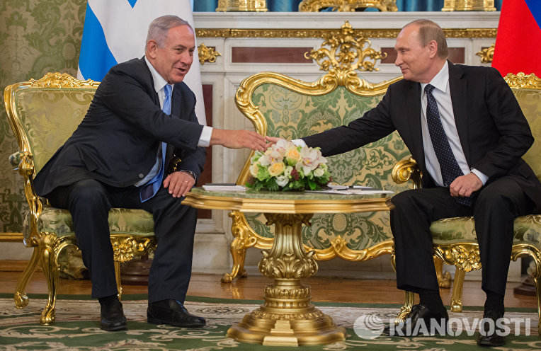 Президент России Владимир Путин и премьер-министр Израиля Биньямин Нетаньяху во время встречи в Кремле