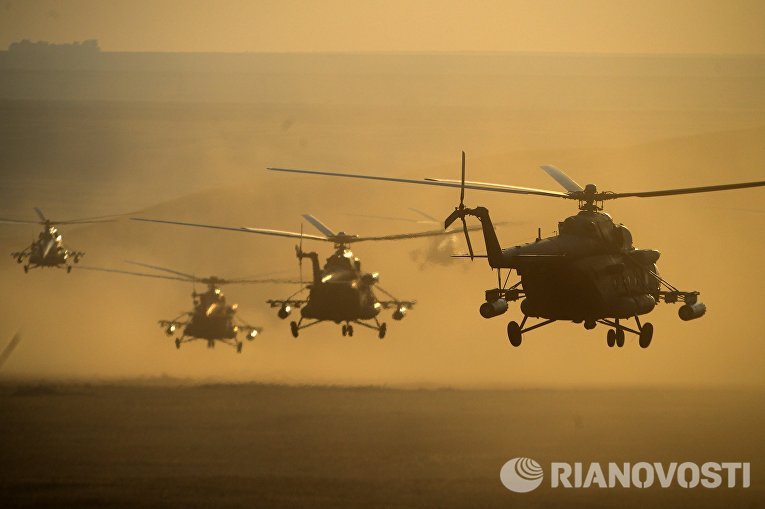 Во время этапа практических действий войск в рамках стратегических командно-штабных учений "Центр-2015" на Донгузском полигоне в Оренбургской области