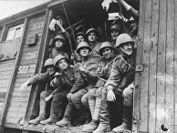 Солдаты 1-ой польской пехотной дивизии едут на фронт в 1943 году Солдаты 1-ой польской пехотной дивизии едут на фронт в 1943 году