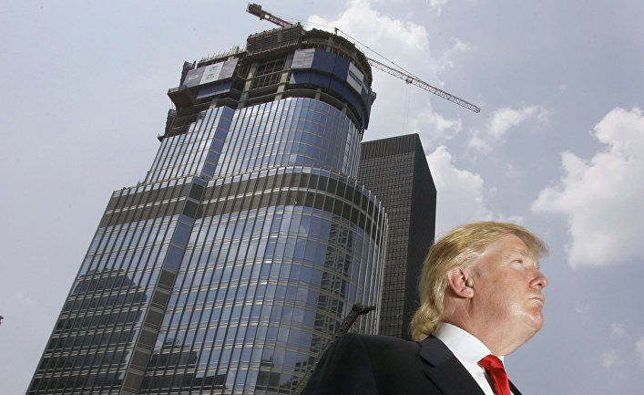 Дональд Трамп во время пресс-конференции о ходе строительства 92-этажного международного Трамп отеля