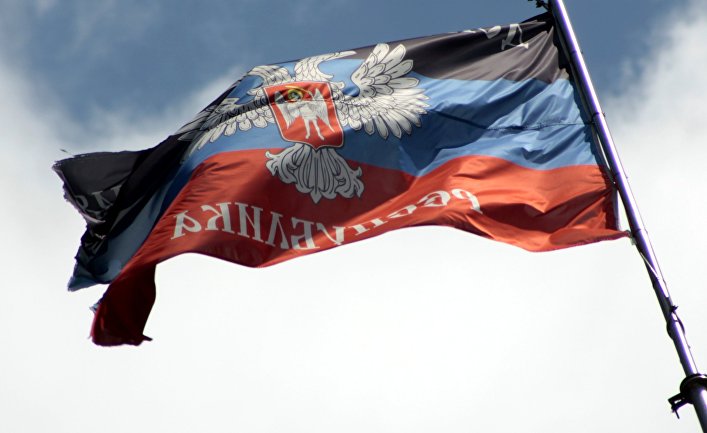 Митинг протеста в Донецке против ввода в Донбасс вооруженной миссии ОБСЕ