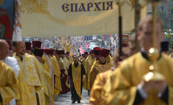 Крестный ход Украинской православной церкви в Киеве