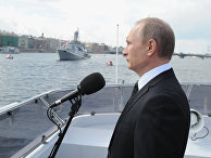 Владимир Путин на катере «Серафим Саровский» во время морского парада кораблей в честь Дня ВМФ в Санкт-Петербурге Владимир Путин на катере «Серафим Саровский» во время морского парада кораблей в честь Дня ВМФ в Санкт-Петербурге