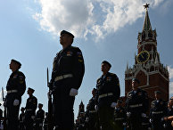 Военнослужащие во время празднования 86-й годовщины со дня образования ВДВ в Москве Военнослужащие во время празднования 86-й годовщины со дня образования ВДВ в Москве