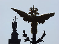 Фрагмент главных ворот Зимнего дворца в Санкт-Петербурге Фрагмент главных ворот Зимнего дворца в Санкт-Петербурге