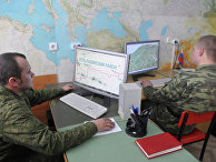Работа военнослужащих за компьютером Работа военнослужащих за компьютером
