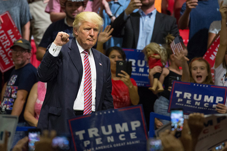 Кандидат в президенты США Дональд Трамп на предвыборном митинге