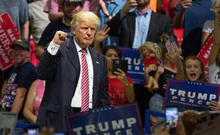 Кандидат в президенты США Дональд Трамп на предвыборном митинге