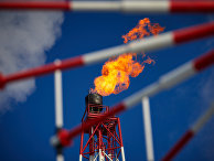 Газовый факел морской нефтеперерабатывающей платформы Газовый факел морской нефтеперерабатывающей платформы