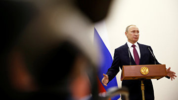 Президент России Владимир Путин на пресс-конференции