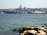 Гвардейский ракетный крейсер «Москва» и малый ракетный корабль «Зеленый Дол»