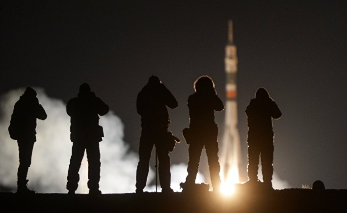 Пуск ракеты-носителя «Союз-ФГ» с пилотируемым кораблем «Союз МС-03» с космодрома «Байконур»