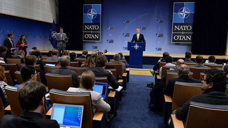 Генеральный секретарь НАТО Йенс Столтенберг во время выступления в штаб-квартире альянса в Брюсселе