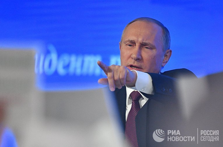 Президент РФ Владимир Путин на двенадцатой большой ежегодной пресс-конференции в Центре международной торговли на Красной Пресне. 23 декабря 2016