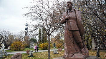 Памятник Иосифу Сталину в московском Парке искусств «Музеон»