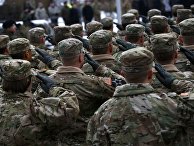 Солдаты армии США во время официальной церемонии в городе Жагань Солдаты армии США во время официальной церемонии в городе Жагань